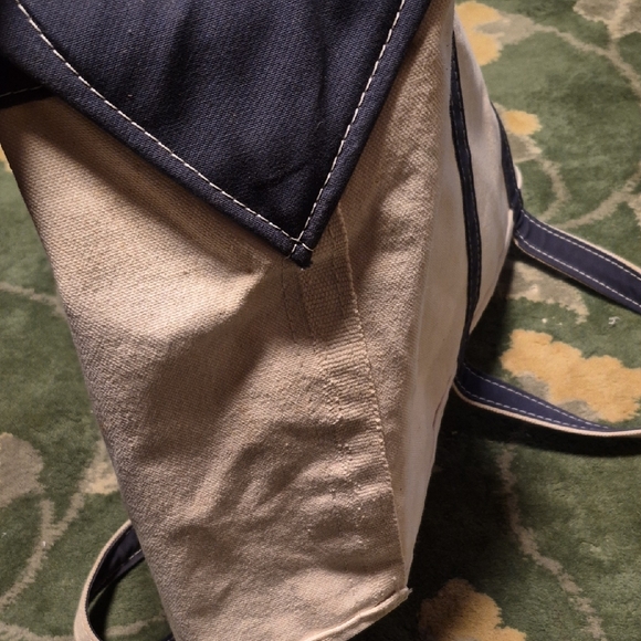 Stylish Navy and Cream Tote Bag - Picture 6 of 11